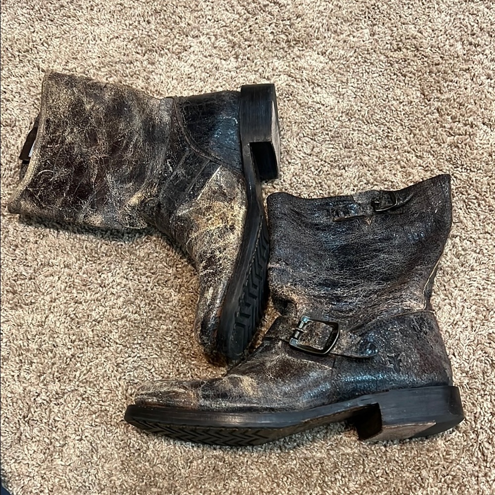 Distressed Leather Buckle Boots